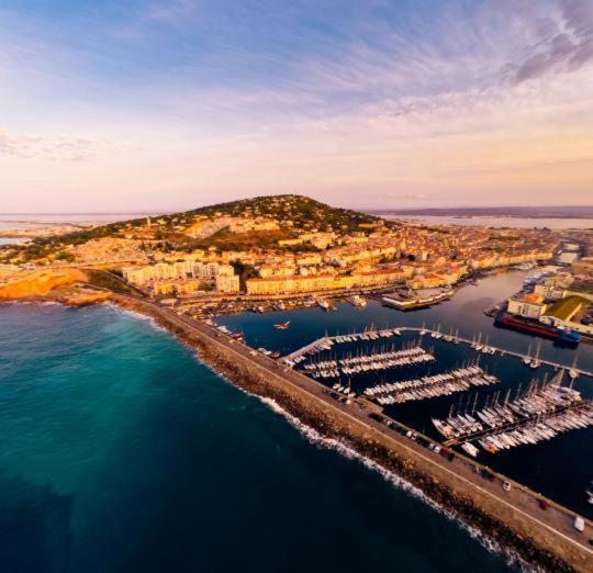 Joli Studio Au Mont St Clair Avec Vue Sur La Mer Sete Exterior photo